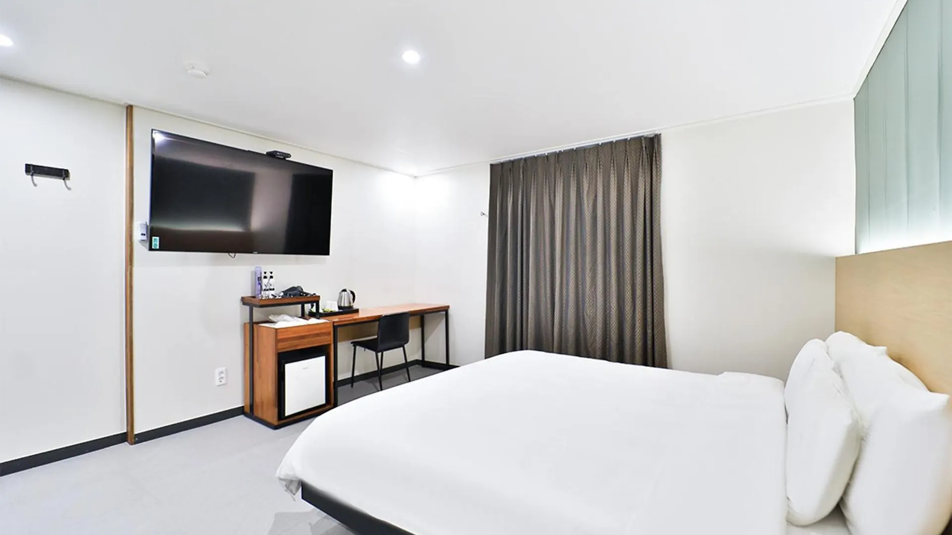 Calm Rest Hotel Busan Sasang Motell