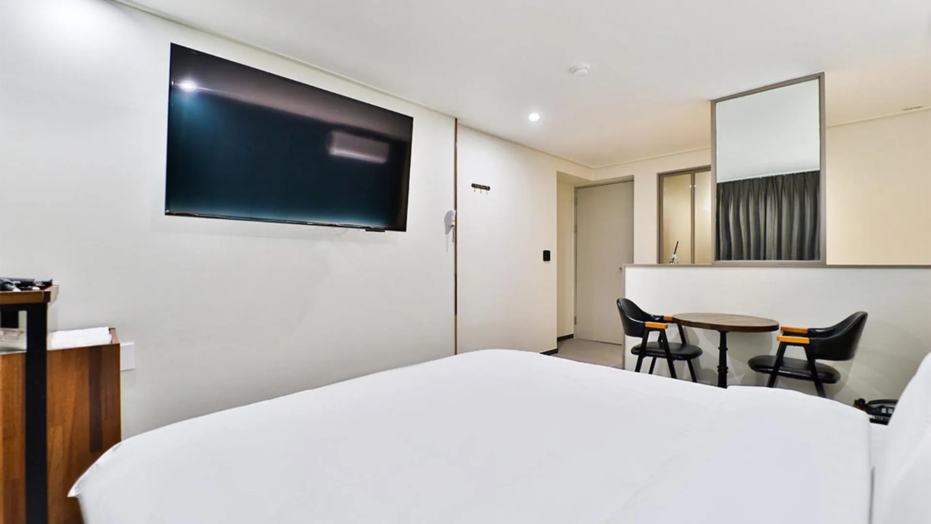 Calm Rest Hotel Busan Sasang